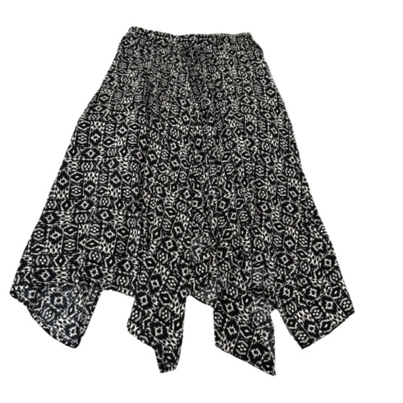 Hollister Dresses & Skirts - Hollister Medium Black & White Women' Midi Boho Tribal Print Skirt Jugged Bottom